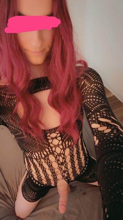 #NY Sissy dépravée en quête d'un compagnon de jeu...