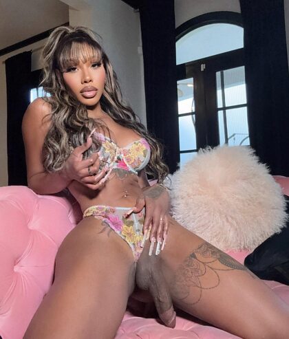 Shay Barbie contre Parris (Even). Qui vas-tu choisir d'épouser ?
