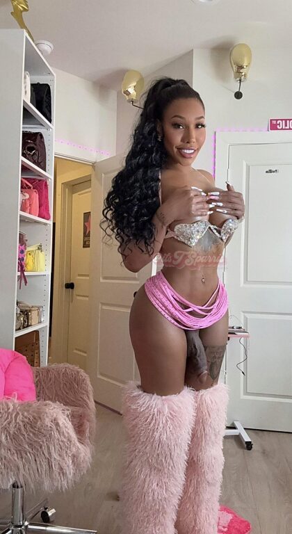 Shay Barbie contre Parris (Even). Qui vas-tu choisir d'épouser ?