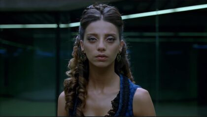 Sabrina Ice - Herinnert me aan Angela Sarafyan uit Westworld