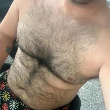 Qui veut m'aider à enlever ce slip ?