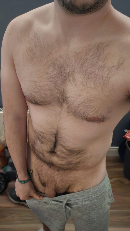 tu regardes quand je baisse mon short ?