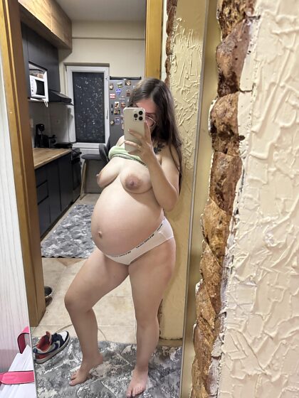 Үлкен кеуделері бар сексуалды қыздардың фотосуреттері Ақша үшін жыныстық қатынас Югорск, Совет