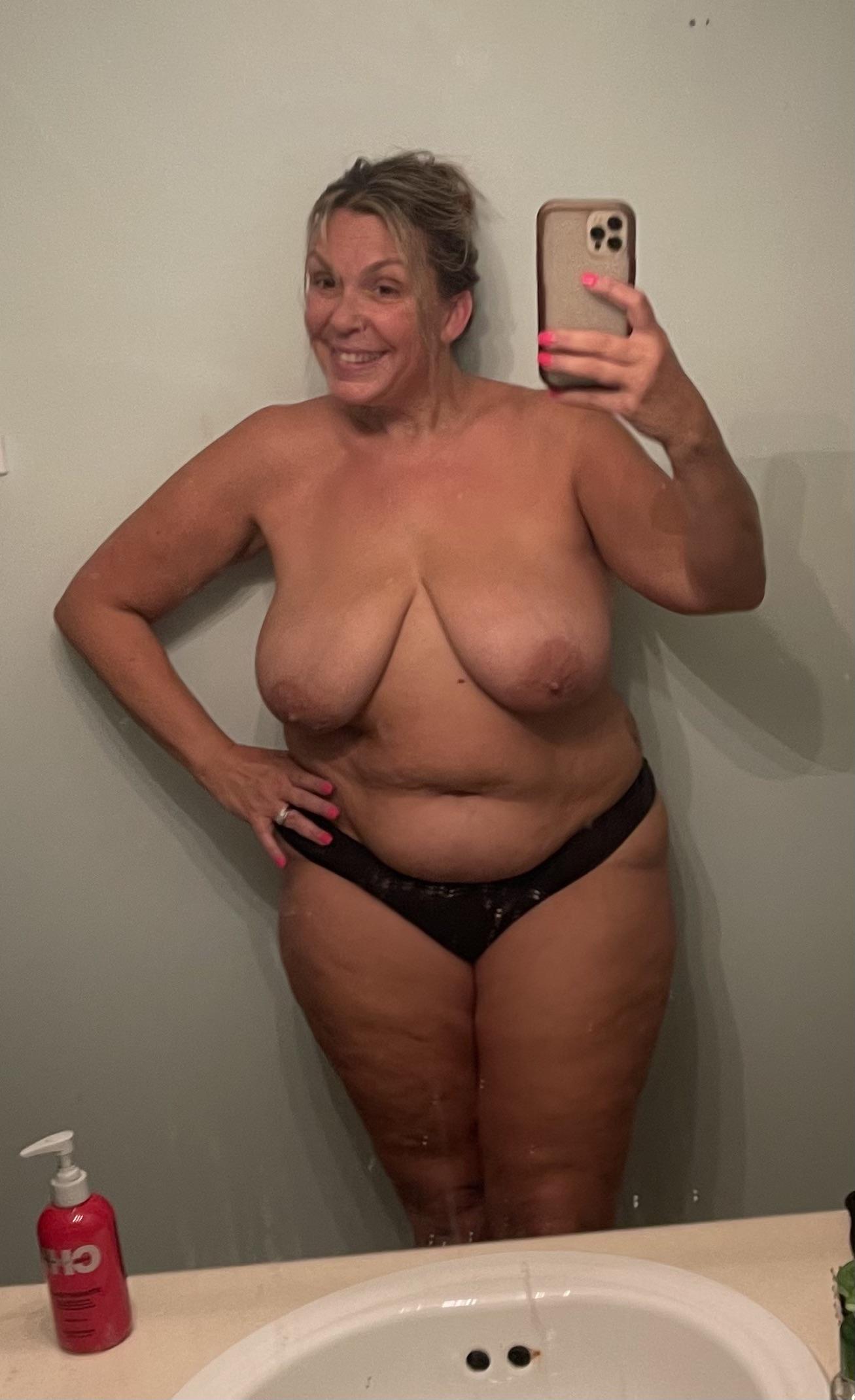 Gilf selfies