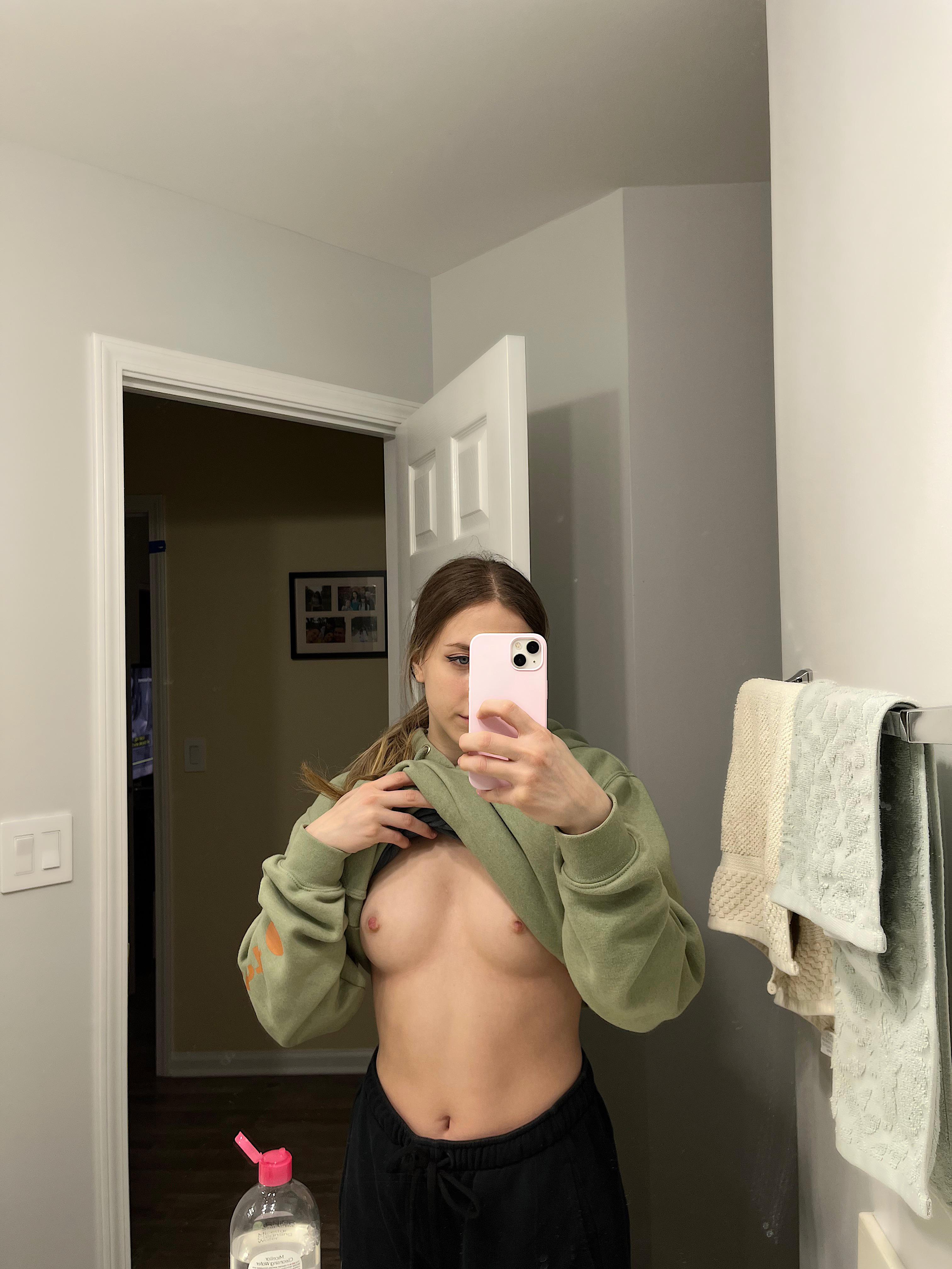 Foto de tetas pequeñas