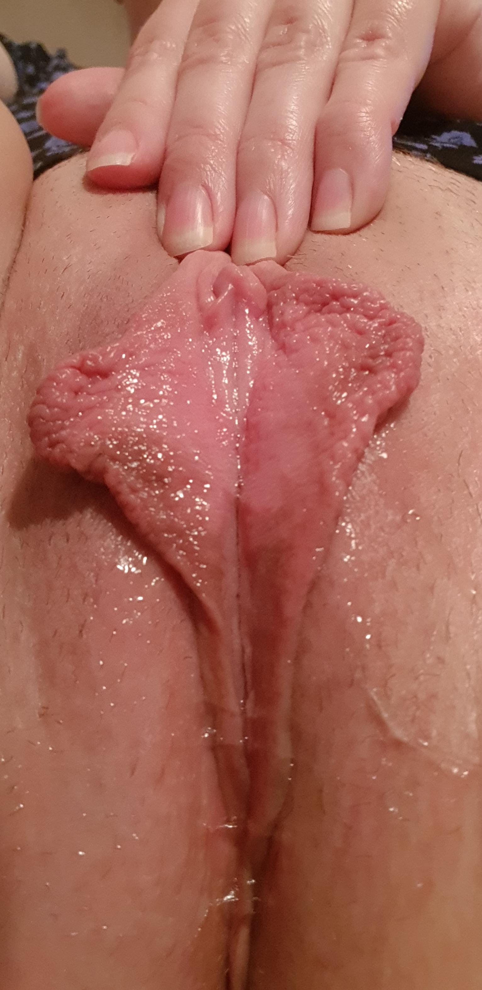 Big Wet Ebony Pussy Lips - Do you like really wet pussy lips