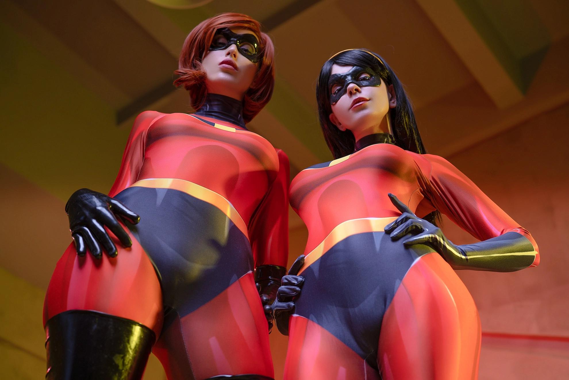 Incredibles cosplay by Caterpillarcos and LeraHimera photo