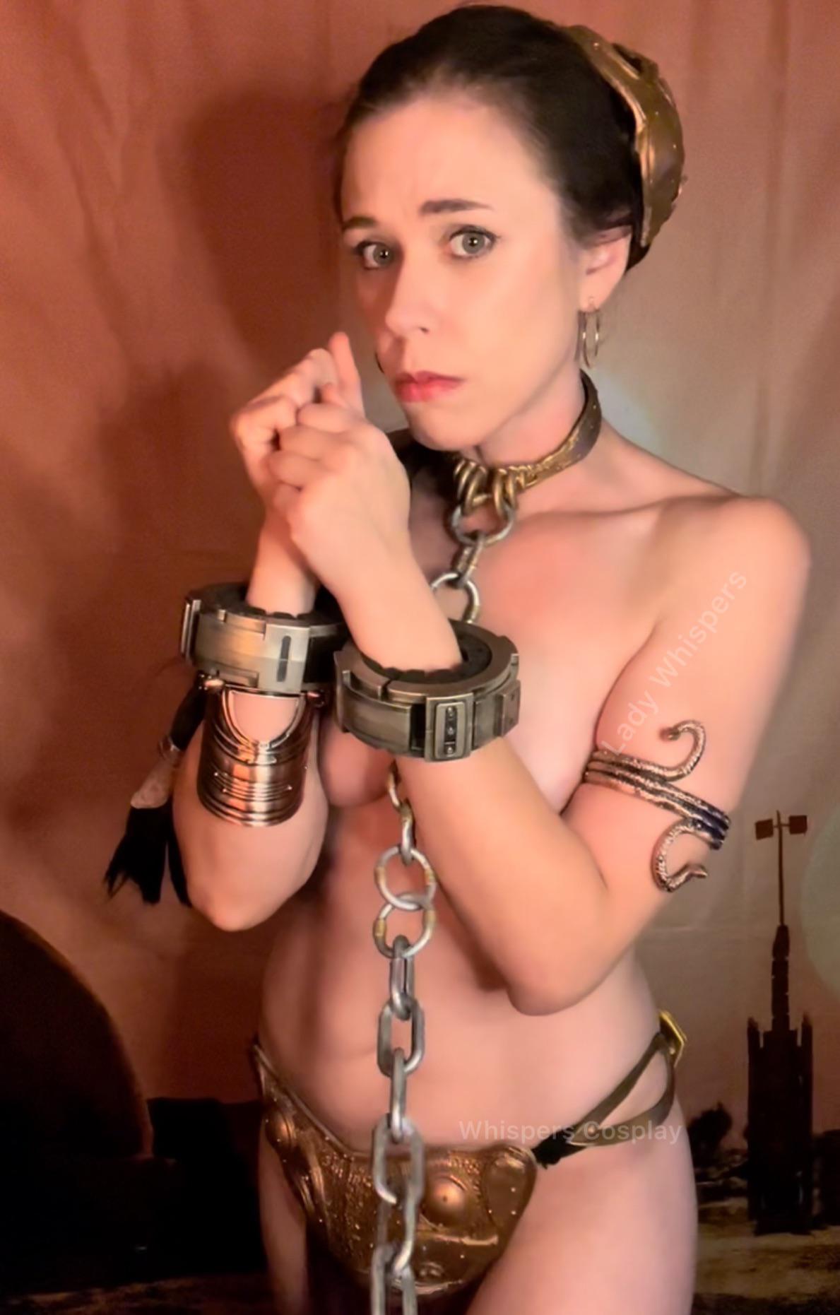 Twin Star Wars Slave Porn - Slave Leia in Tatooine got a new set of Star Wars cuffs.