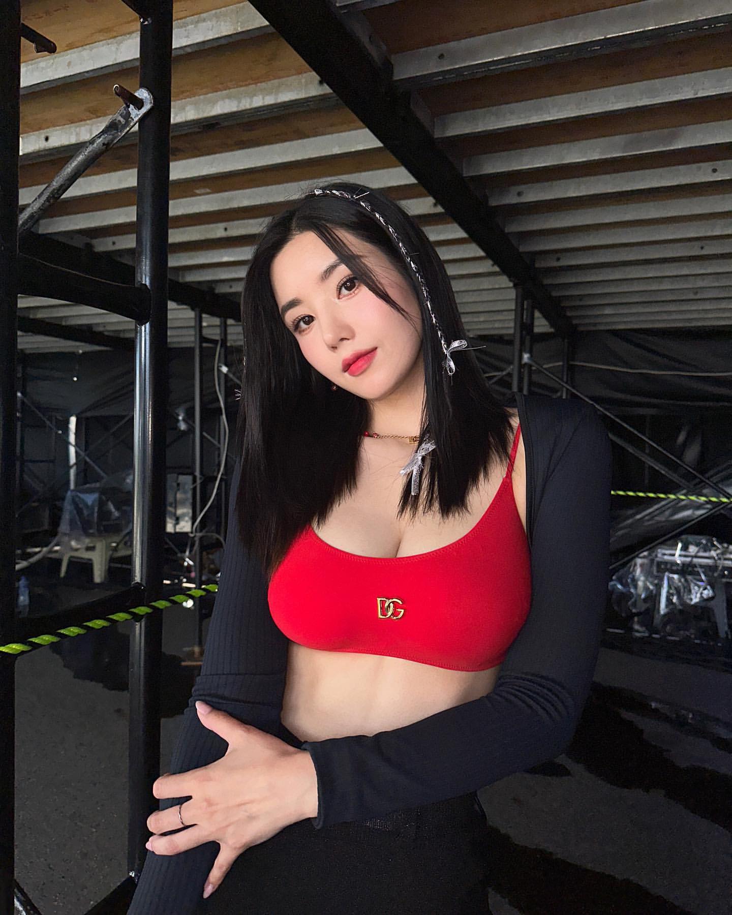 Kwon eunbi tits