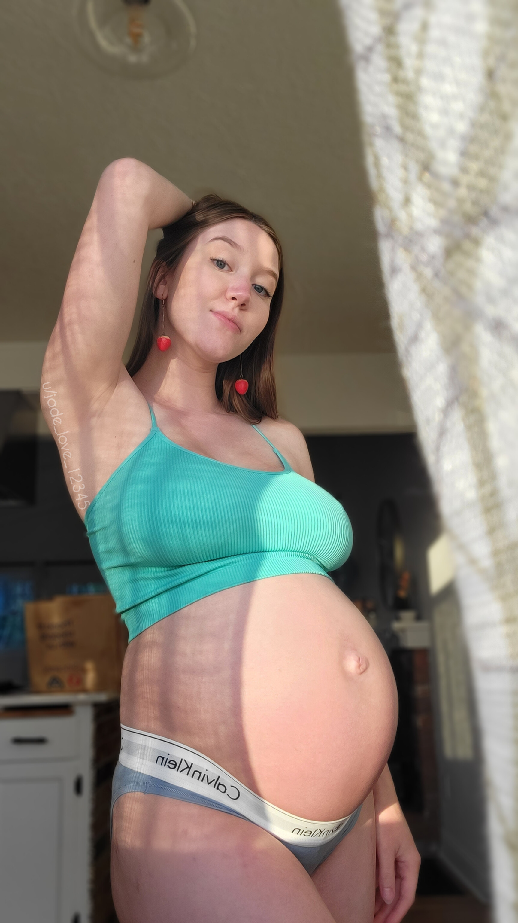 Going braless at 9 months pregnant