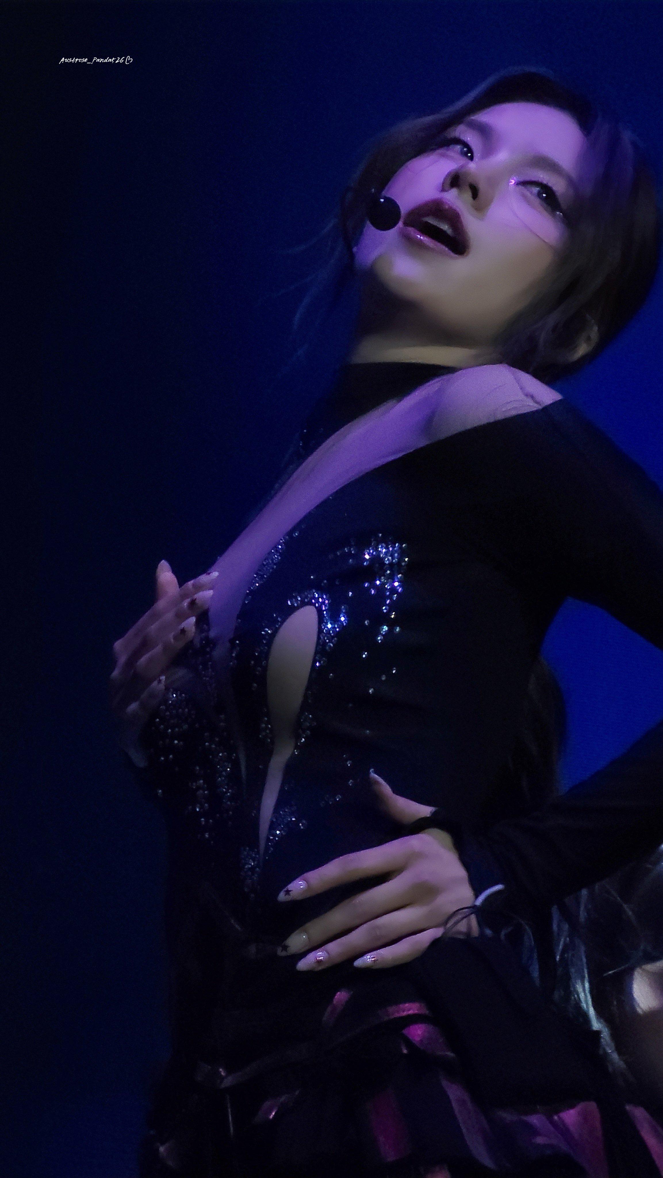 Yeji boobs